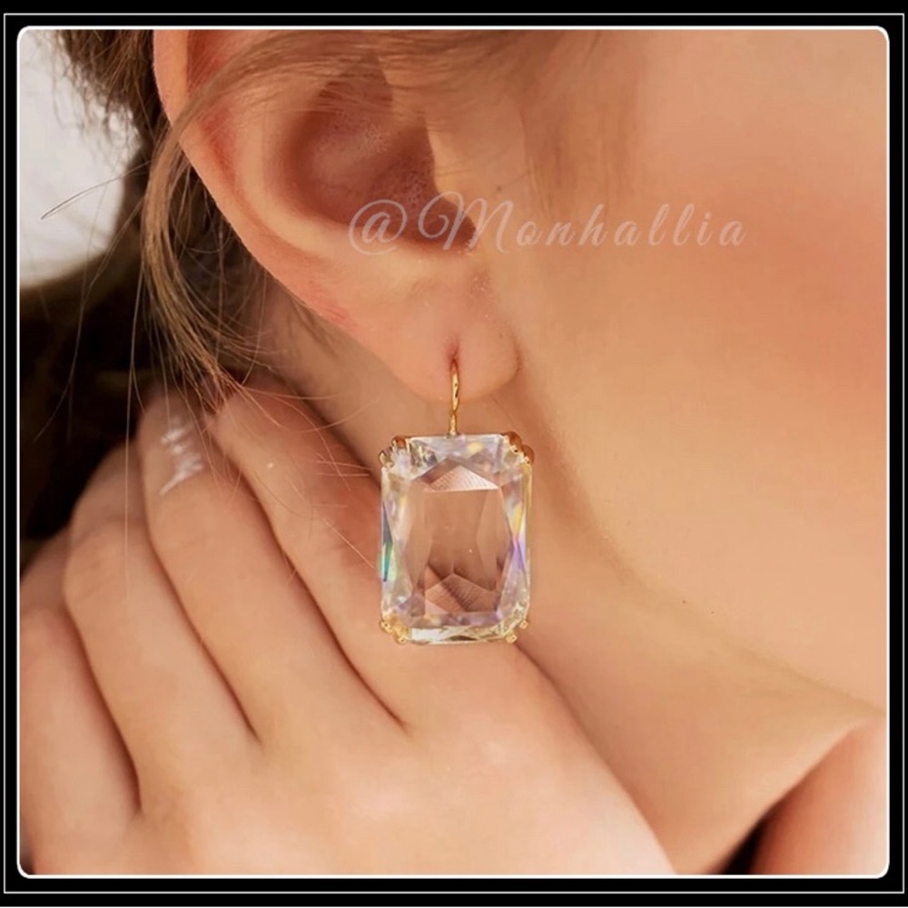NEW GOLD MEGA EMERALD CUT SIMULATED CLEAR CRYSTAL TOPAZ CUSHION LUCITE EARRINGS